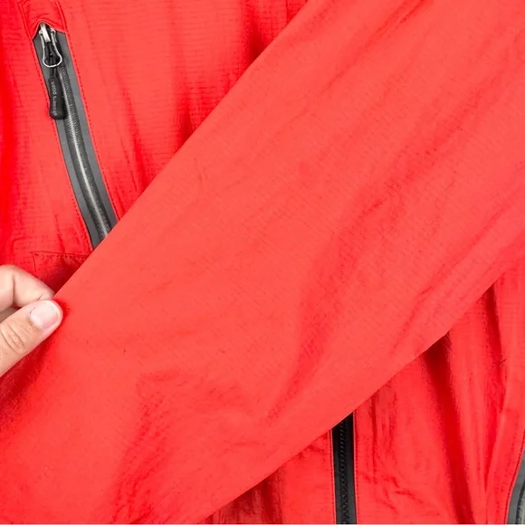 Showers Pass Men's Refuge Jacket Red Size M Outdoor Biking Mountaineering Hiking - Picture 7 of 16